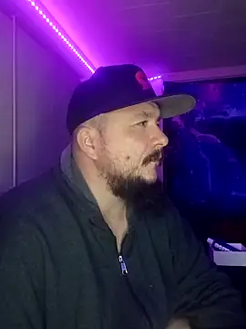 Snapshot of Spunonymous chatting on December 2024 02:25:01 AM Spunonymous online show from December 2024 02:25:01 AM