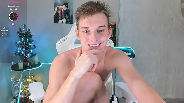 Snapshot of 4ever_dude chatting on December 2024 09:39:01 AM 4ever dude online show from December 2024 09:39:01 AM