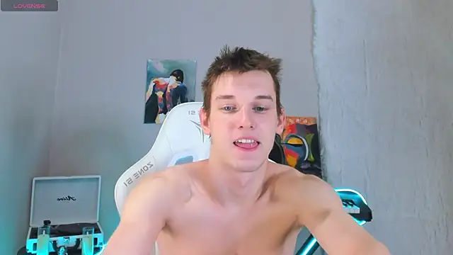 Snapshot of 4ever_dude chatting on February 2025 05:01:01 AM 4ever dude online show from February 2025 05:01:01 AM