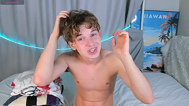 Snapshot of 4ever_dude chatting on September 2025 06:17:01 AM 4ever dude online show from September 2025 06:17:01 AM