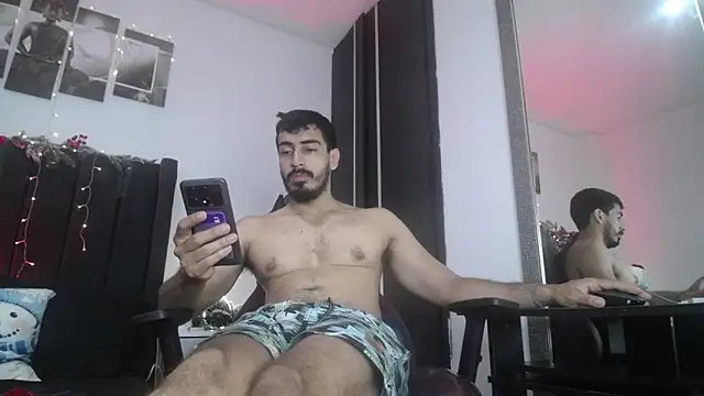 Snapshot of muscle_ares chatting on December 2024 12:27:02 PM muscle ares online show from December 2024 12:27:02 PM