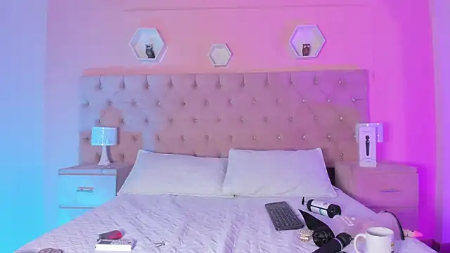 Agathaargent  online show from January 2025 09:30:02 PM