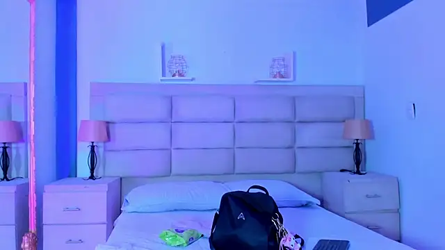 Agathaargent  online show from October 2025 04:15:02 AM