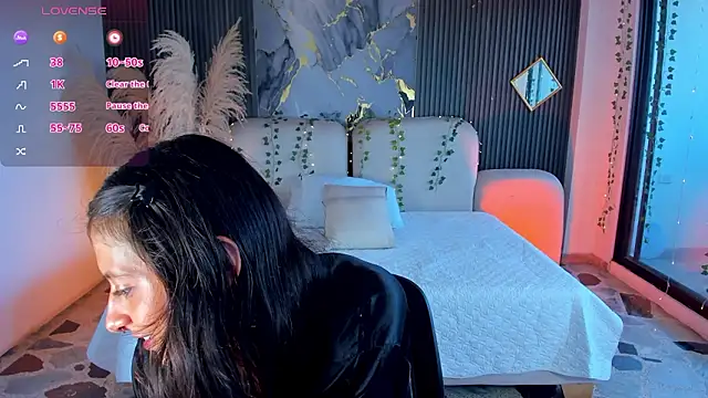 Agathaargent  online show from January 2026 01:04:01 PM