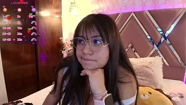 Snapshot of Miaa_Smiith1 chatting on January 2025 02:37:01 AM Miaa Smiith1 online show from January 2025 02:37:01 AM