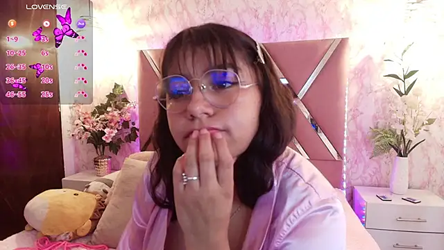 Snapshot of Miaa_Smiith1 chatting on March 2025 03:18:01 PM Miaa Smiith1 online show from March 2025 03:18:01 PM