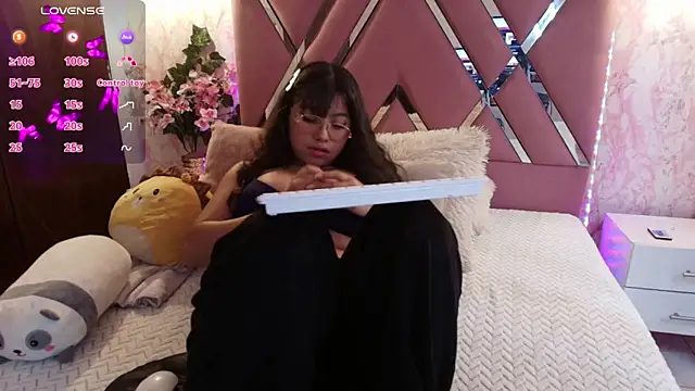 Snapshot of Miaa_Smiith1 chatting on March 2025 03:24:01 PM Miaa Smiith1 online show from March 2025 03:24:01 PM