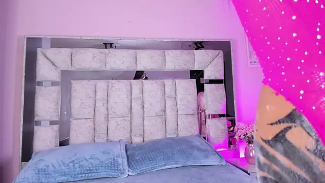 Sara Greey online show from September 2025 03:13:01 PM