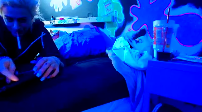 watermellonpussy online show from December 2024 04:12:01 AM