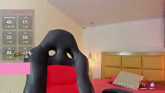 LARSONMIA online show from September 2025 12:18:02 PM