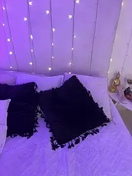 Amber Martins  online show from January 2026 12:37:01 AM