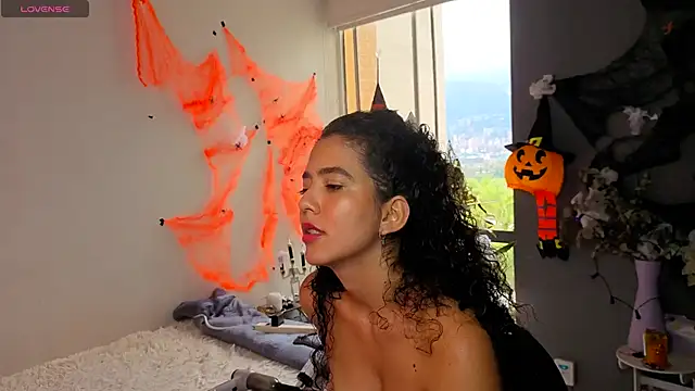 Snapshot of arteverena chatting on October 2025 07:45:02 PM arteverena online show from October 2025 07:45:02 PM