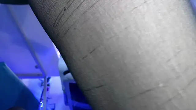 SUZZET 22 online show from December 2025 02:25:02 PM