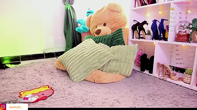 kariina  22 online show from February 2025 05:59:01 PM