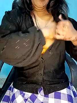 Snapshot of Dayna-36 chatting on March 2025 04:11:01 PM Dayna-36 online show from March 2025 04:11:01 PM