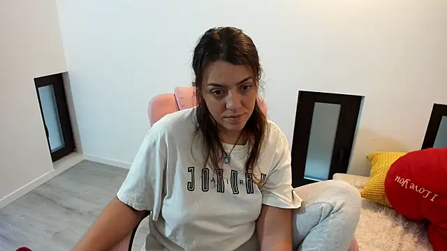 Dyana Kaylinn online show from November 2025 06:16:02 AM