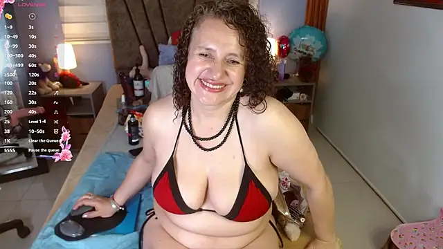 Nadia 84 online show from October 2025 12:17:02 PM