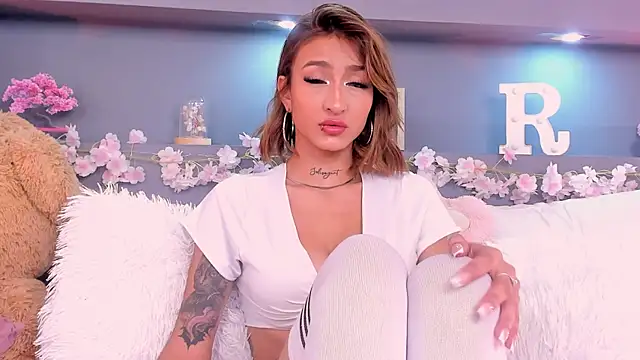 rosemonrooe online show from November 2025 02:28:01 PM