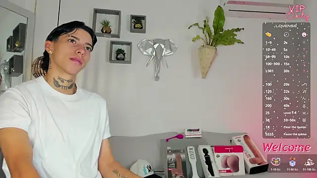 AmberAdams  online show from December 2025 02:46:02 PM