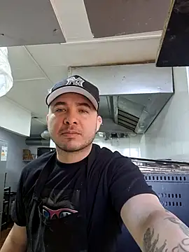 Victorjose3030 online show from October 2025 06:28:02 PM