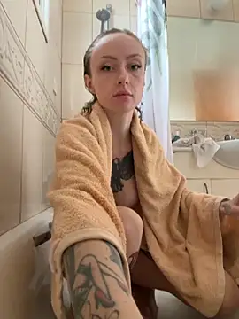 Snapshot of haileyhope_ chatting on November 2025 09:45:01 AM haileyhope online show from November 2025 09:45:01 AM