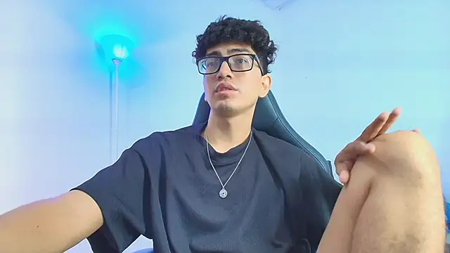 TylerWhite  online show from October 2025 01:42:02 PM