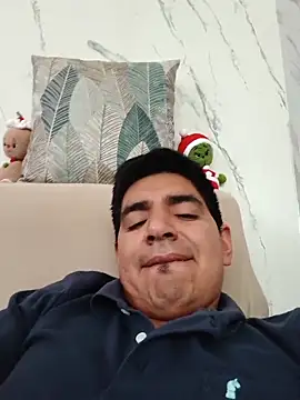 Snapshot of latino17 chatting on December 2025 05:51:02 PM latino17 online show from December 2025 05:51:02 PM