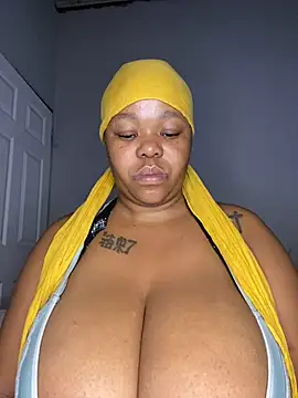 Snapshot of Mandy-101 chatting on February 2025 03:21:02 AM Mandy-101 online show from February 2025 03:21:02 AM