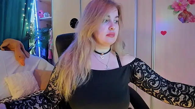 CoraSwon online show from February 2026 06:55:02 AM