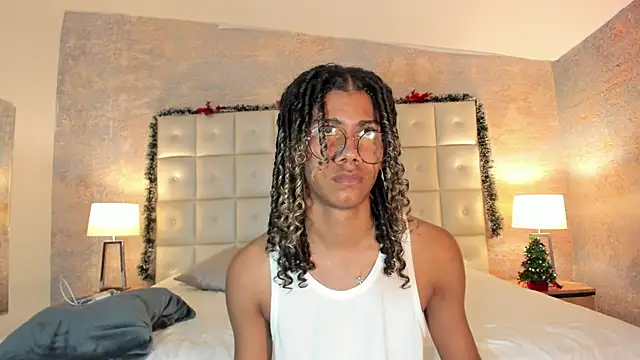 Maxim-Walker online show from December 2025 03:01:02 AM