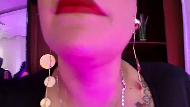 GianellaCox  online show from March 2025 07:58:02 PM