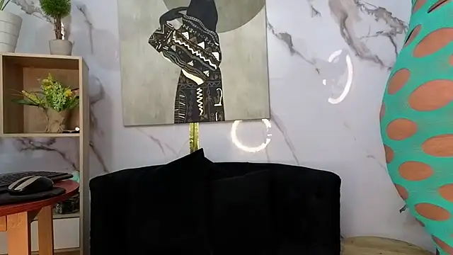 GianellaCox  online show from November 2025 01:22:02 PM