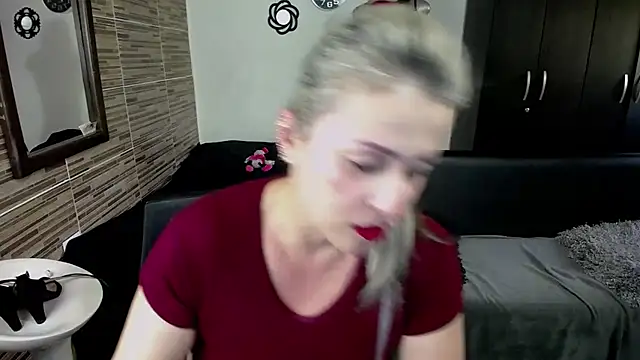 Snapshot of Emma_Rizzoo chatting on September 2025 06:53:01 PM Emma Rizzoo online show from September 2025 06:53:01 PM