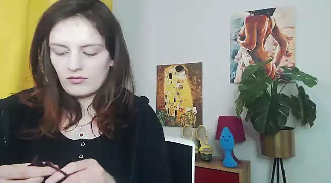 Snapshot of juicyNadine chatting on March 2025 12:29:01 PM juicyNadine online show from March 2025 12:29:01 PM