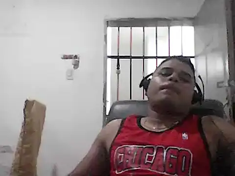 SaucyAffair0 online show from March 2025 11:18:02 PM