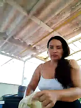 Snapshot of allison-dreams chatting on January 2025 06:02:01 PM allison-dreams online show from January 2025 06:02:01 PM