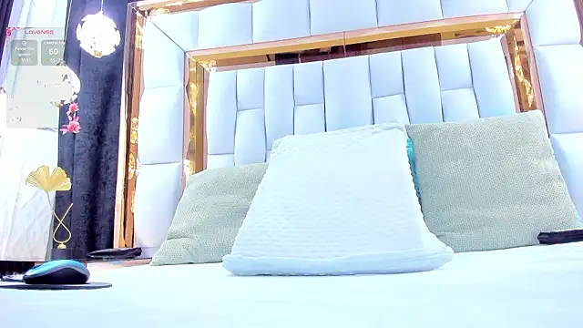 Snapshot of RileySweett chatting on February 2026 11:48:01 AM RileySweett online show from February 2026 11:48:01 AM