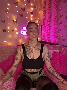 Chachou000 online show from March 2025 07:58:02 PM