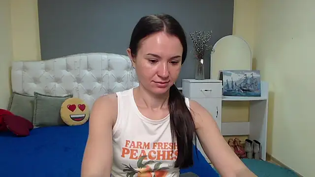 KaraCriegs online show from November 2025 06:52:02 PM