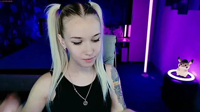 ShhhO O online show from November 2025 10:48:02 AM