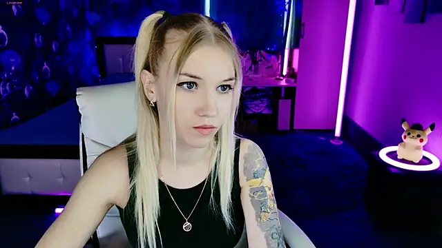 Snapshot of ShhhO_O chatting on April 2026 06:31:01 AM ShhhO O online show from April 2026 06:31:01 AM