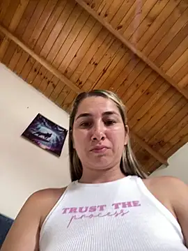 Snapshot of Iris_love18 chatting on April 2026 05:30:01 PM Iris love18 online show from April 2026 05:30:01 PM