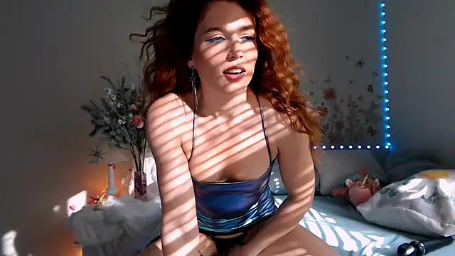 Snapshot of Poisson_Eva chatting on December 2025 10:48:01 PM Poisson Eva online show from December 2025 10:48:01 PM