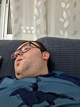 Javier bear online show from December 2025 09:41:02 PM