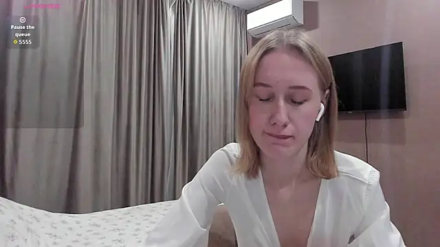 Mika Ray online show from November 2025 10:55:02 PM