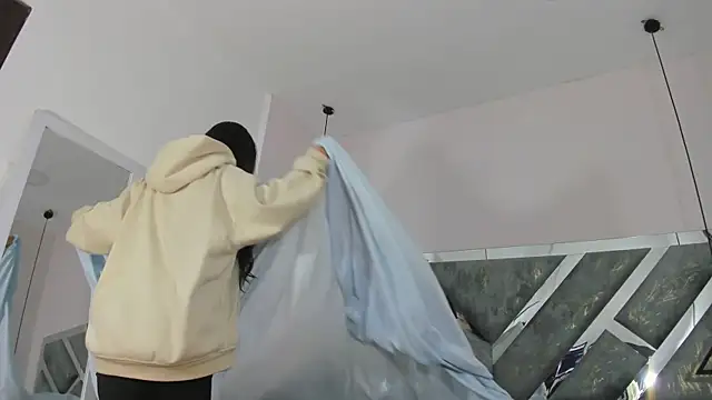 victoria cooper3 online show from December 2025 10:02:01 AM