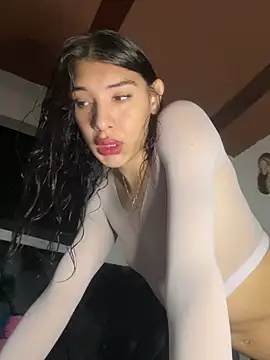 Snapshot of NICOLSKINNY1 chatting on March 2025 05:47:02 PM NICOLSKINNY1 online show from March 2025 05:47:02 PM