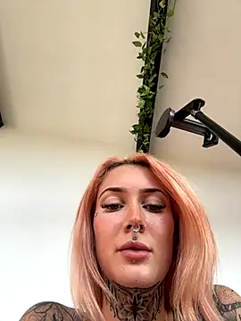 Snapshot of Stella-Kink chatting on November 2025 01:11:02 PM Stella-Kink online show from November 2025 01:11:02 PM