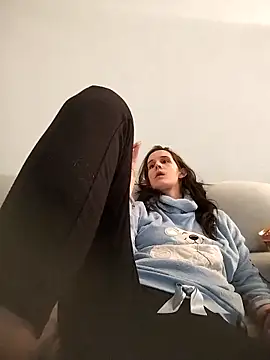 LauraBaby online show from October 2025 06:27:01 PM