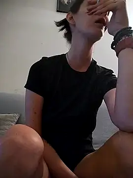 LauraBaby online show from October 2025 05:09:02 PM